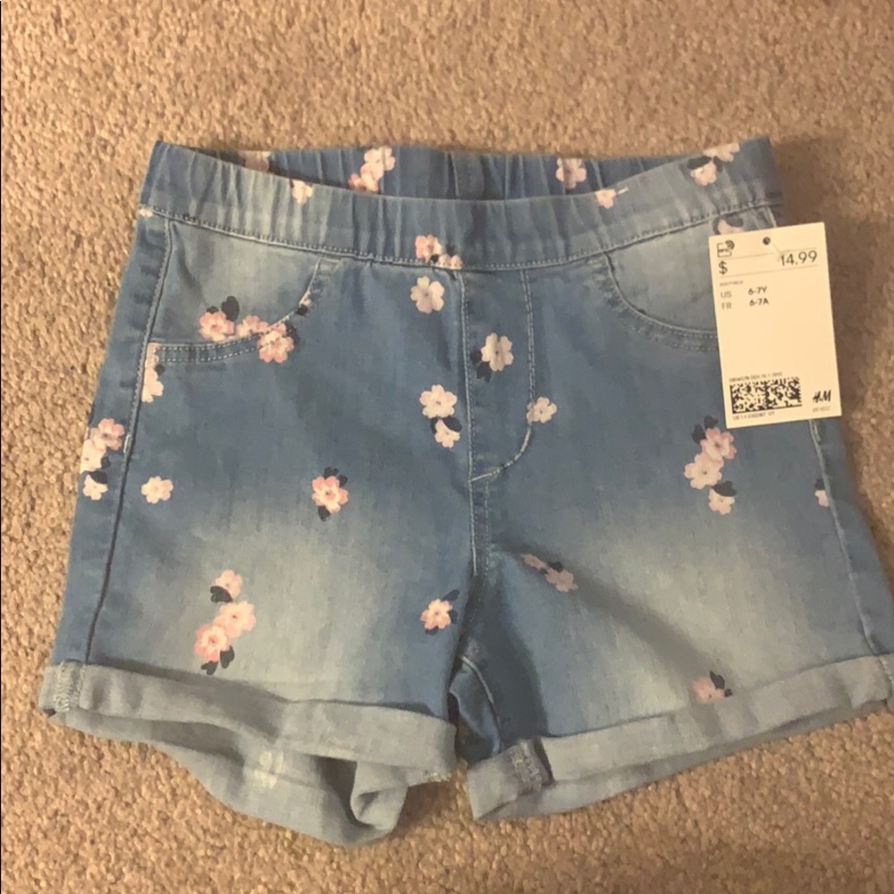 NWT girls 6 / 7 flower shorts
